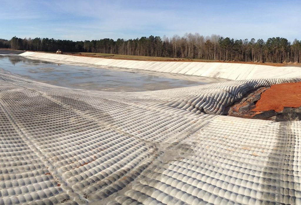 Geotextile sheet uses in water engineering projects for erosion protection and filtration