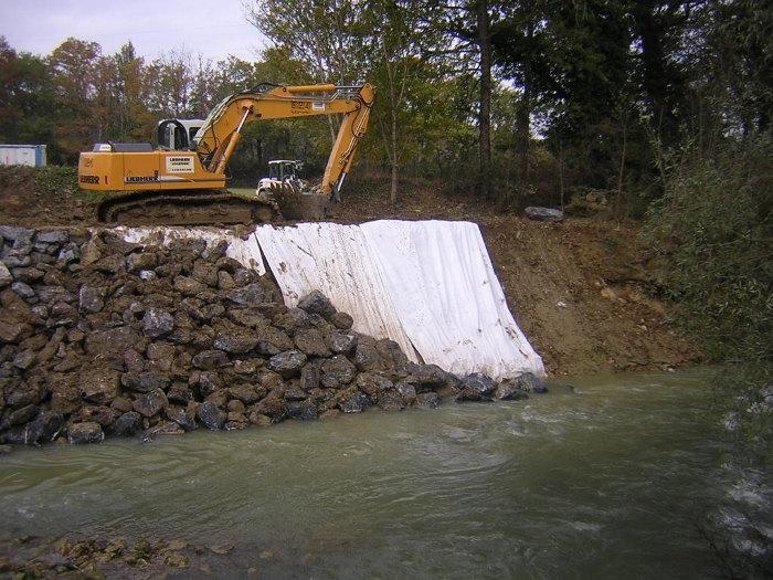 is geotextile permeable riverbank protection geotextile engineering system