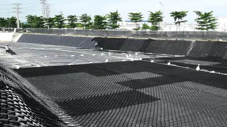 Why Geocell Geotextile Grids Are Essential for Soil Stabilization