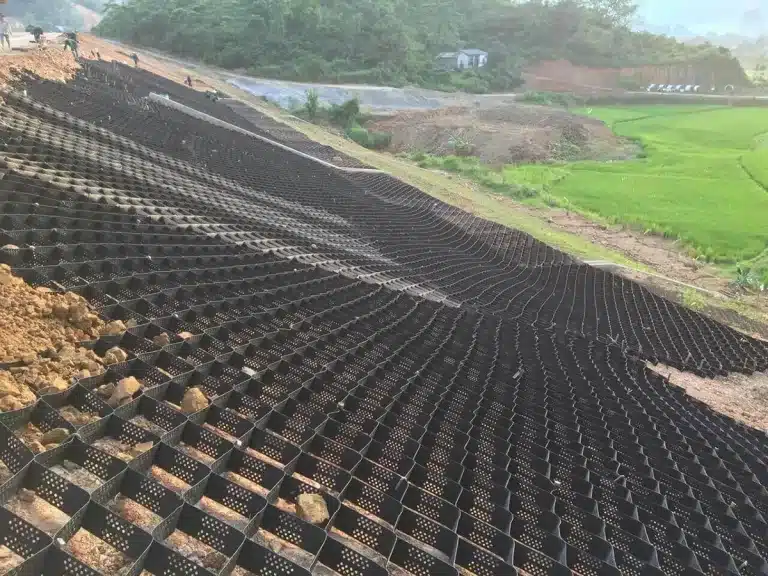 Understanding Geosynthetics in Geocell Retaining Wall Forms: Applications and Benefits