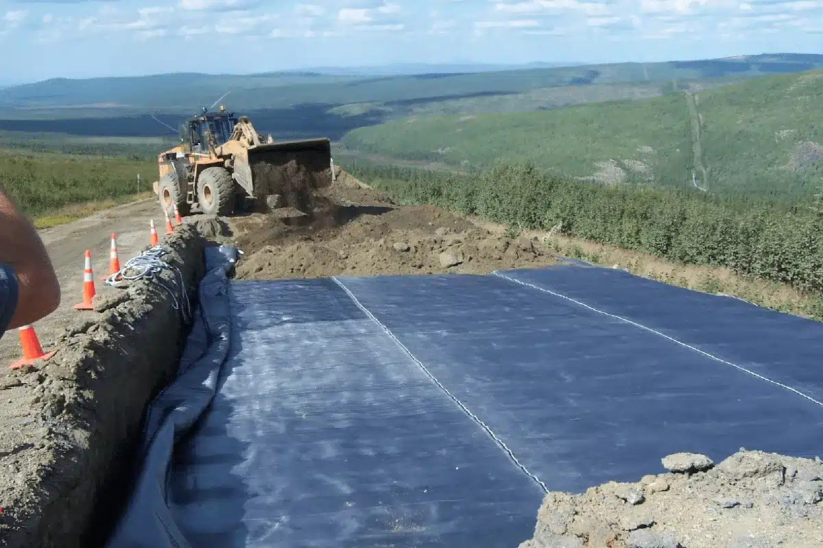 Geotextile Sheets in Construction: Enhancing Stability and Sustainability
