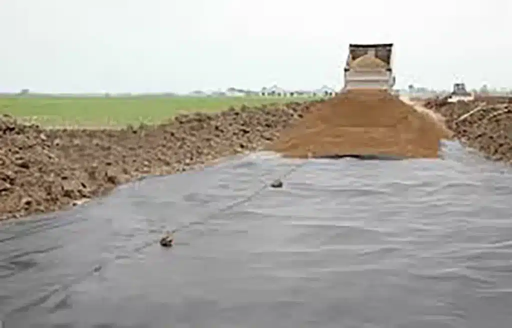 Is Woven Polypropylene Fabric Waterproof? Learn the Differences