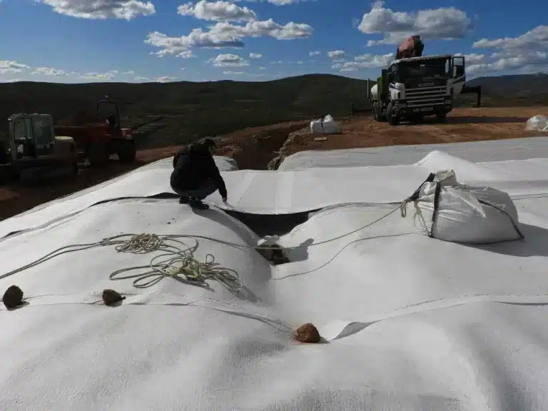 Geotextile Fabric Roll Applications in Infrastructure Construction