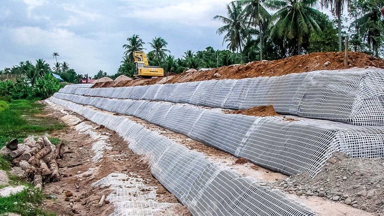 Geogrid Retaining Wall: A Reliable Solution for Slope Stabilization