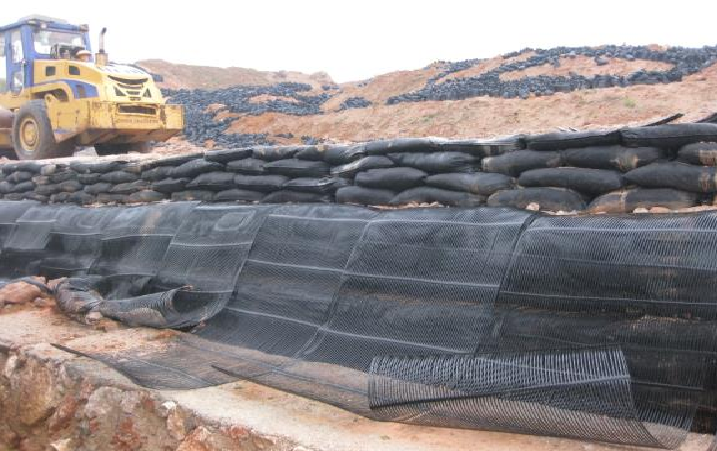 Geogrid Fabric for Retaining Walls and Reinforced Slopes