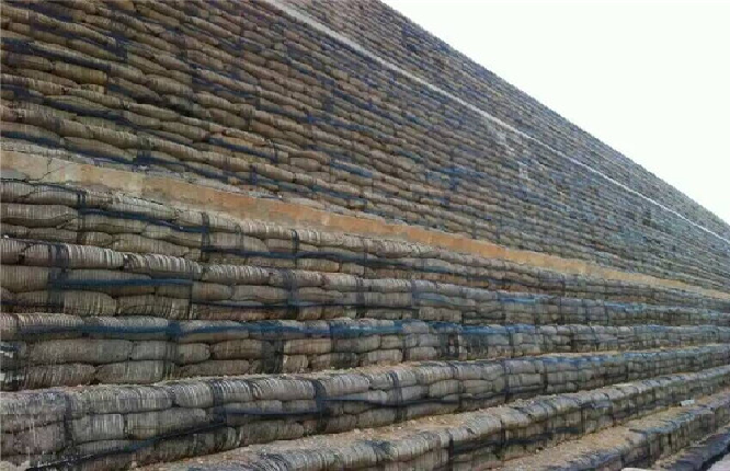 Why Use a Geogrid for Retaining Wall Projects: Solving Common Structural Issues