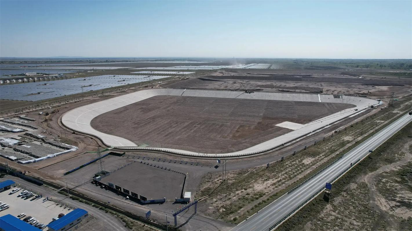 Geosynthetic clay liner landfill containment system during landfill construction