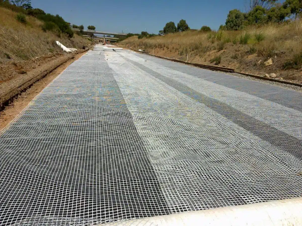 Geonet landslides slope stabilization with geosynthetics
