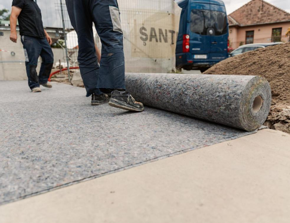 High-quality géotextile fabric for soil reinforcement and drainage