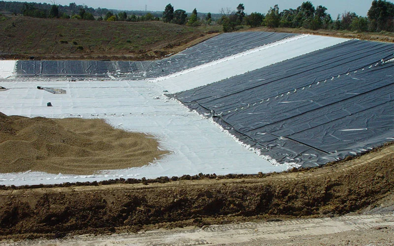 High-performance geocomposite drainage system for landfill and retaining wall applications