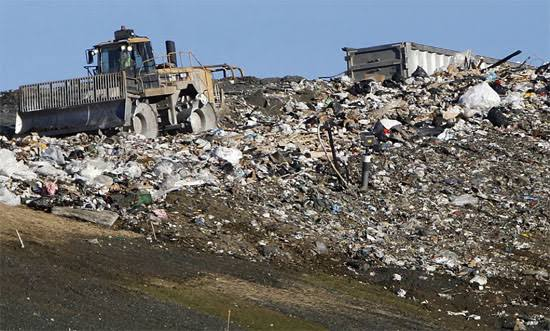 geocomposite drainage layer used in landfill leachate collection system for efficient drainage