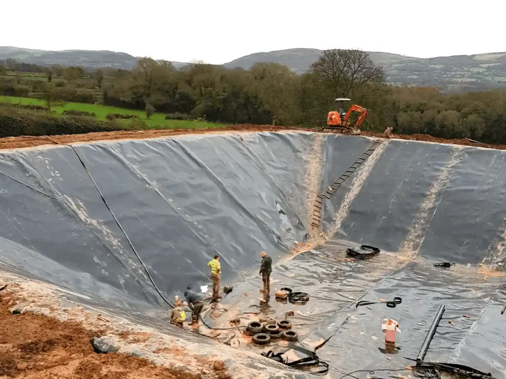 Repairing of leakage in HDPE geomembrane pond for aquaculture farming project