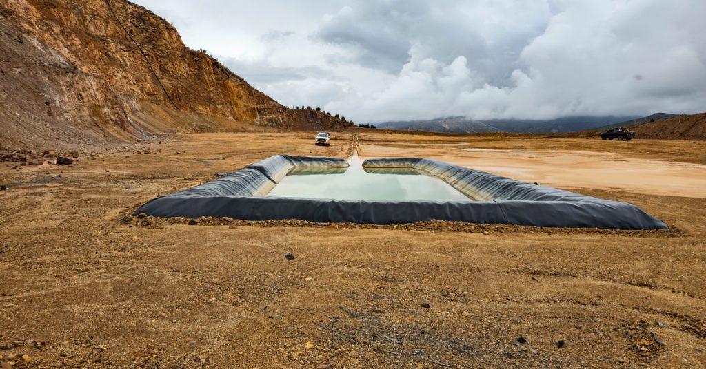 Repairing of leakage in HDPE geomembrane pond at mining water storage reservoir