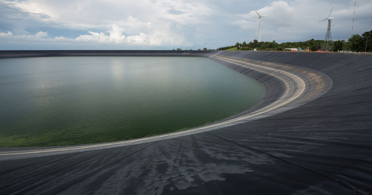 HDPE geomembrane installation for reservoir water containment project