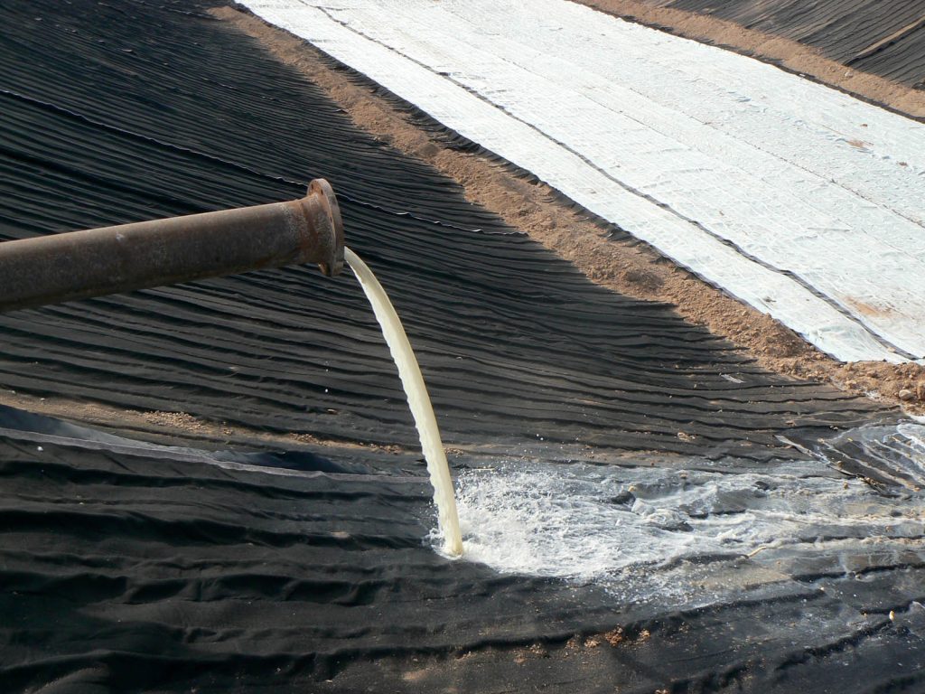 geocomposite drainage system applied in mining tailings and heap leach drainage construction