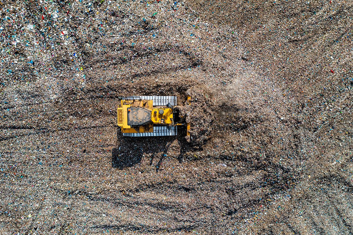 geosynthetic clay liner installation for landfill liner system